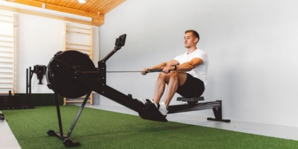 how many calories does a rowing machine burn